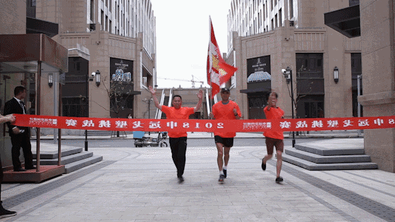 1527212285635493.gif 34.gif