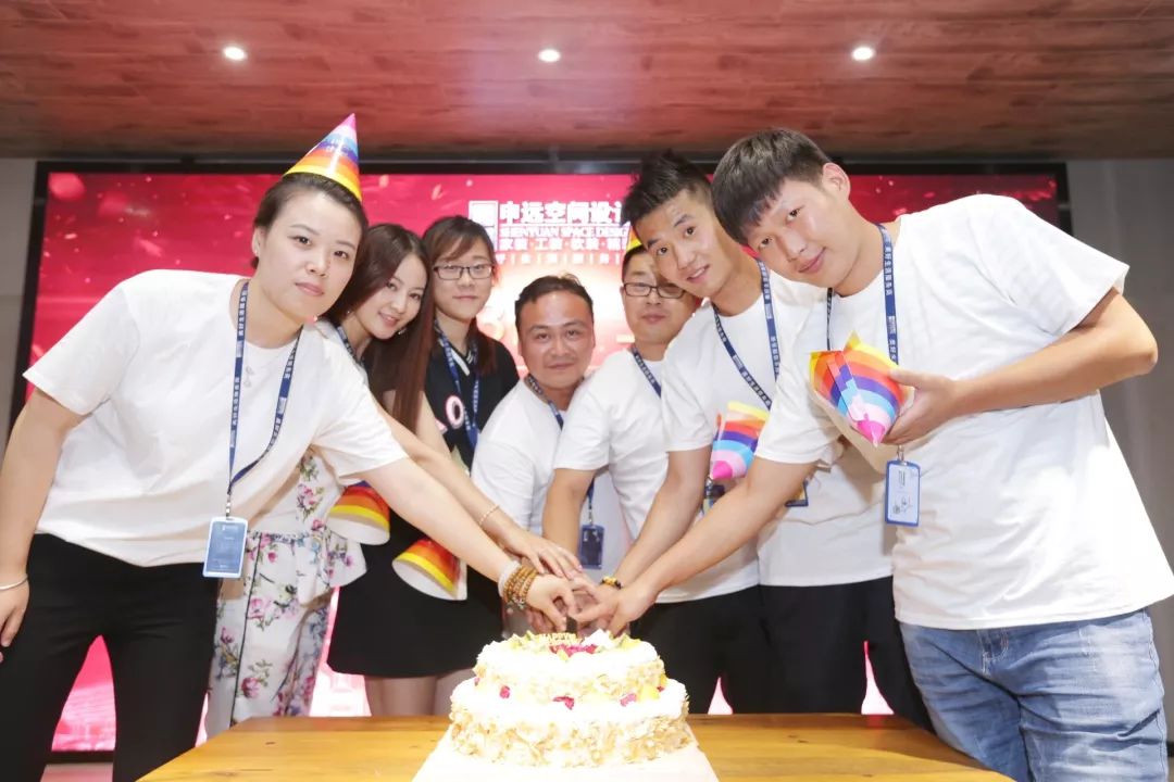 1533195940809858.jpg 1533195940809858.jpg